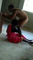 Tirupur tamil teyze inşaat alanında onu amiri tarafından becerdin