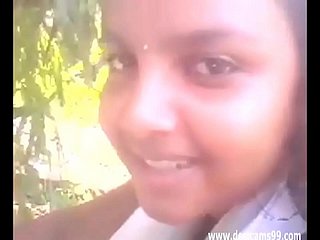 Mostrar Pechos de Desi hermosa chica y Prensa en el parque Amateur Cam Caliente