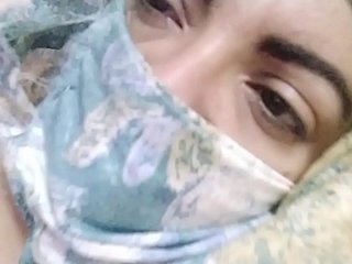 Real Arab Muslim Ibu melancap Her Pussy Untuk Extreme Orgasm On Hijab Cam Dan Rancangan Kaki