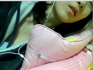 kore kız mastürbasyon