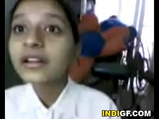 بلدي الهندي الأخت لديه مذهلة الثدي والعصير الهرة