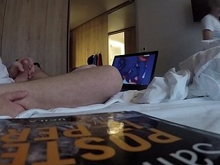Flaching Dick zum Hotel Maid