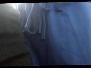 SAFADA NO ONIBUS FICOU SE ESFREDANDO EM MIM LOUCA PRO MEU PAU RELAR NELA
