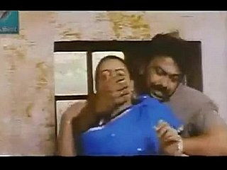 दुर्लभ मल्लू रानी शकीला और स्तन पॉपिंग आउट