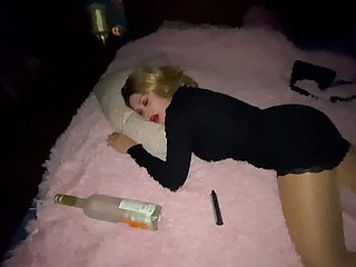 我假装累了，让我的儿子操我！