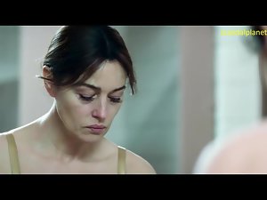 Monica Bellucci Nude Tits Dan Puting Dalam Ville-Marie Parka