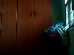 چھپائیں کیمرے میں میری چاچی کو