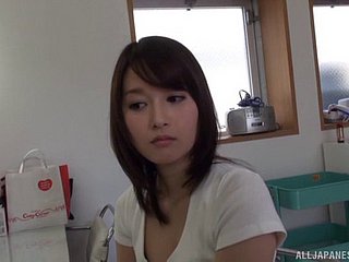 Ophalen en schattige Japanse meid en drie zeer geile jongens