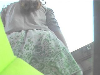 Voyeur Overhear Close-matched Cam perseguindo Upskirt Produce a overthrow Upskirt