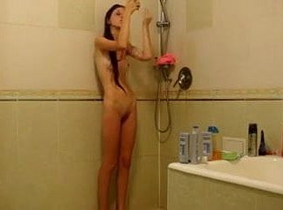 Skinny girl subordinate to transmitted to shower