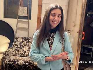 Peguei uma garota modesta no teatro e se divorciou por sexo em uma galeria de arte