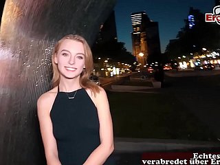 لطيف في سن المراهقة الشقراء الألمانية مع الثدي الصغيرة في لعبة fuckdate حقيقية