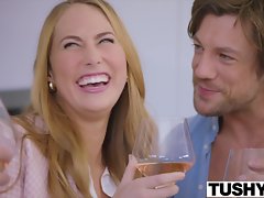 Buttocks Cô gái trẻ giàu bị trừng phạt và ass há hốc miệng