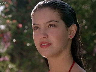 Thật bình thường khi giật mình với một em bé như Phoebe Cates