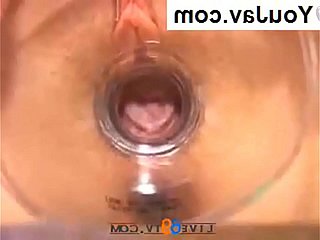 کورین لڑکی پیشاب