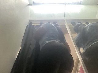 CÁMARA OCULTA EN EL VESTIDOR DEL CENTRO COMERCIAL SARA