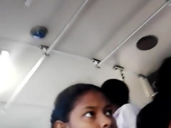 श्रीलंकाई स्कूल लड़की सुनहरे बालों वाली लड़कियों