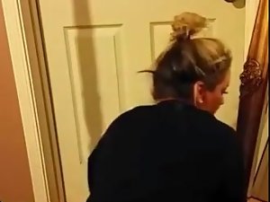 दरवाजा द्वारा twerking