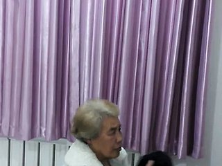 غسل میں چینی نانی
