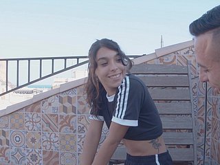 Una universitaria cachonda disfruta de una follada brutal - Luz Sanchez