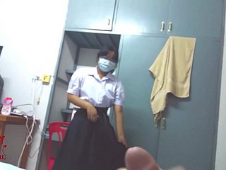 Une jolie étudiante thaïlandaise en verre a des friend at court sexuelles avec little one ami