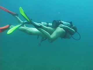 Lain Scuba Persetan Dalam Guzzle - Pt.2