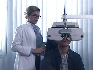 Anke Engelke als geile Augenaerztin