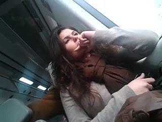Gadis Sex-crazed di kereta