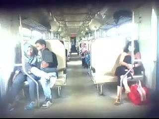 indonesian- ngintip jilbaber سے Ciuman دان grepe دلم سے Kereta