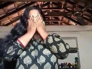 hot mallu aunty pengupasan menunjukkan payudara berair