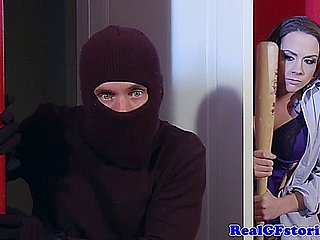 자정 Burgl으로 Assfucked 주부
