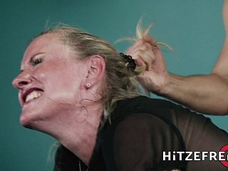 Hitzefrei Rubio alemán Milf Fucks un yo
