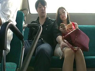 cazzo pubblica sul bus rende Miyuki Yokoyama cum duro