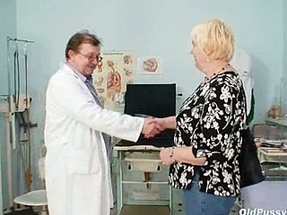 Chubby blond ma flimsy pussy pollute inquisition
