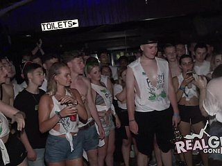 Szalony Współżycie Stripe ze wspaniałymi piskląt