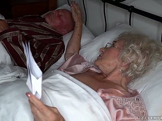 Бабуля Norma обманывает мужа с молодой горячей кровью любовника