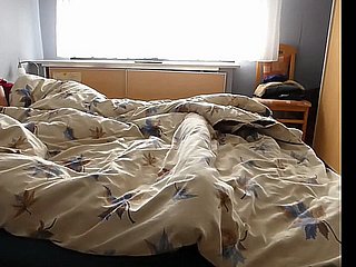 普及の足で私の母のオナニー