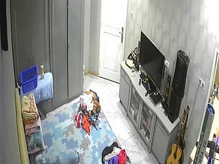 ongedekte cam- na bad oude vrouw